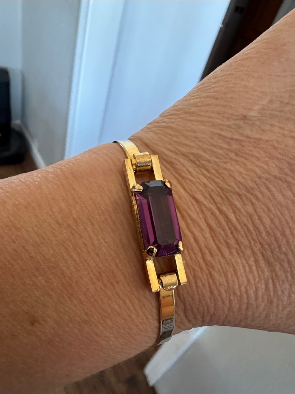 VINTAGE 1975 Gold-Tone Bangle Bracelet with Purple Rectangular Stone